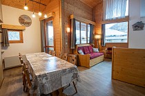 Chalet Le Grand Air - 4-kamer apt. + mezzanine voor max. 10 pers. (COMFORT) | APT04 - eethoek met zitbank